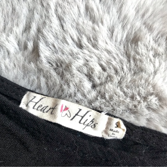 Off the shoulder boho flare sleeve cropped blouse black small frilly bottom - Picture 4 of 6